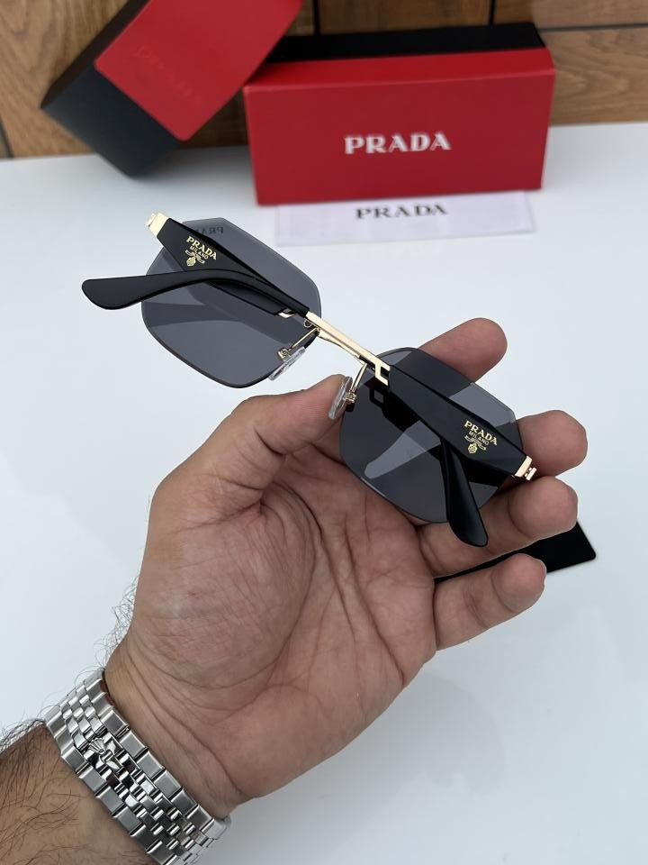 Prada_black_sunglass