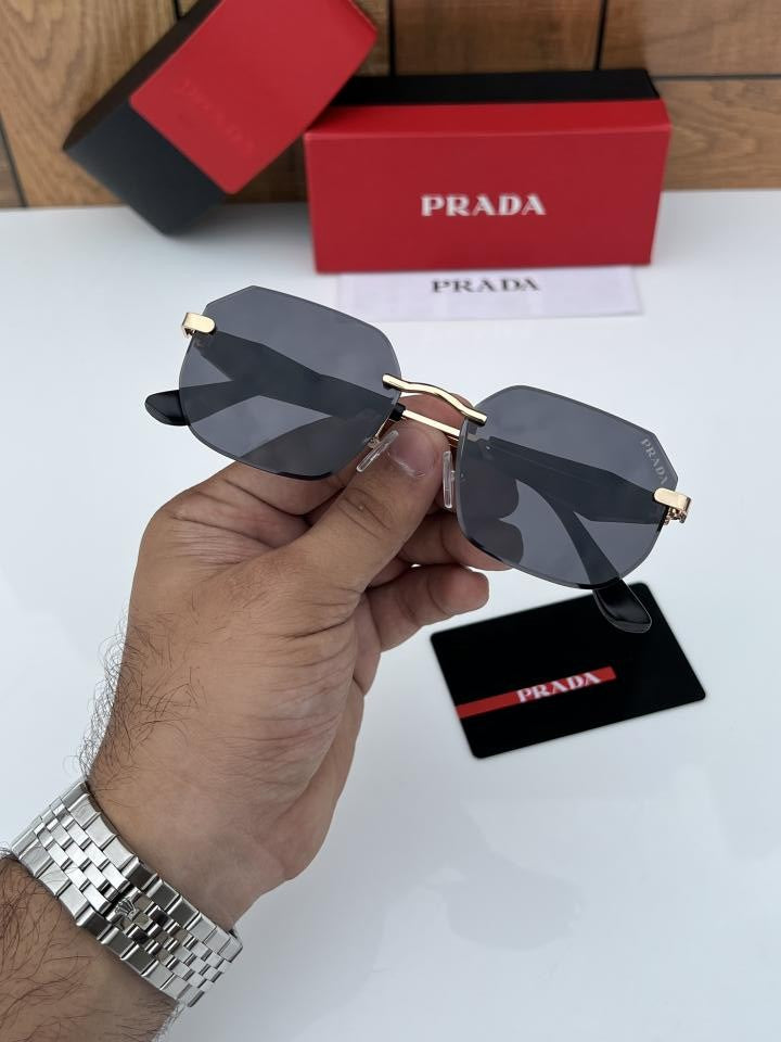 Prada_black_sunglass