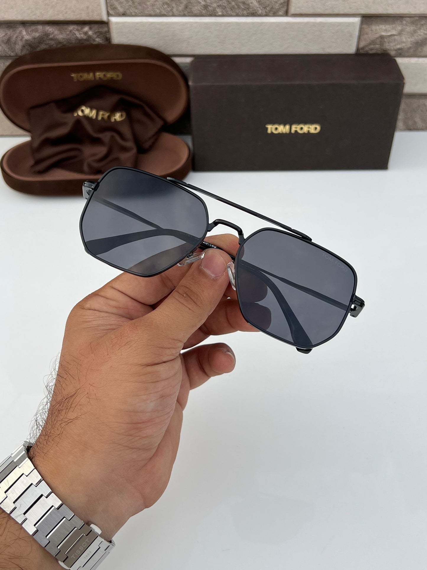 Tomford 161 full black with box