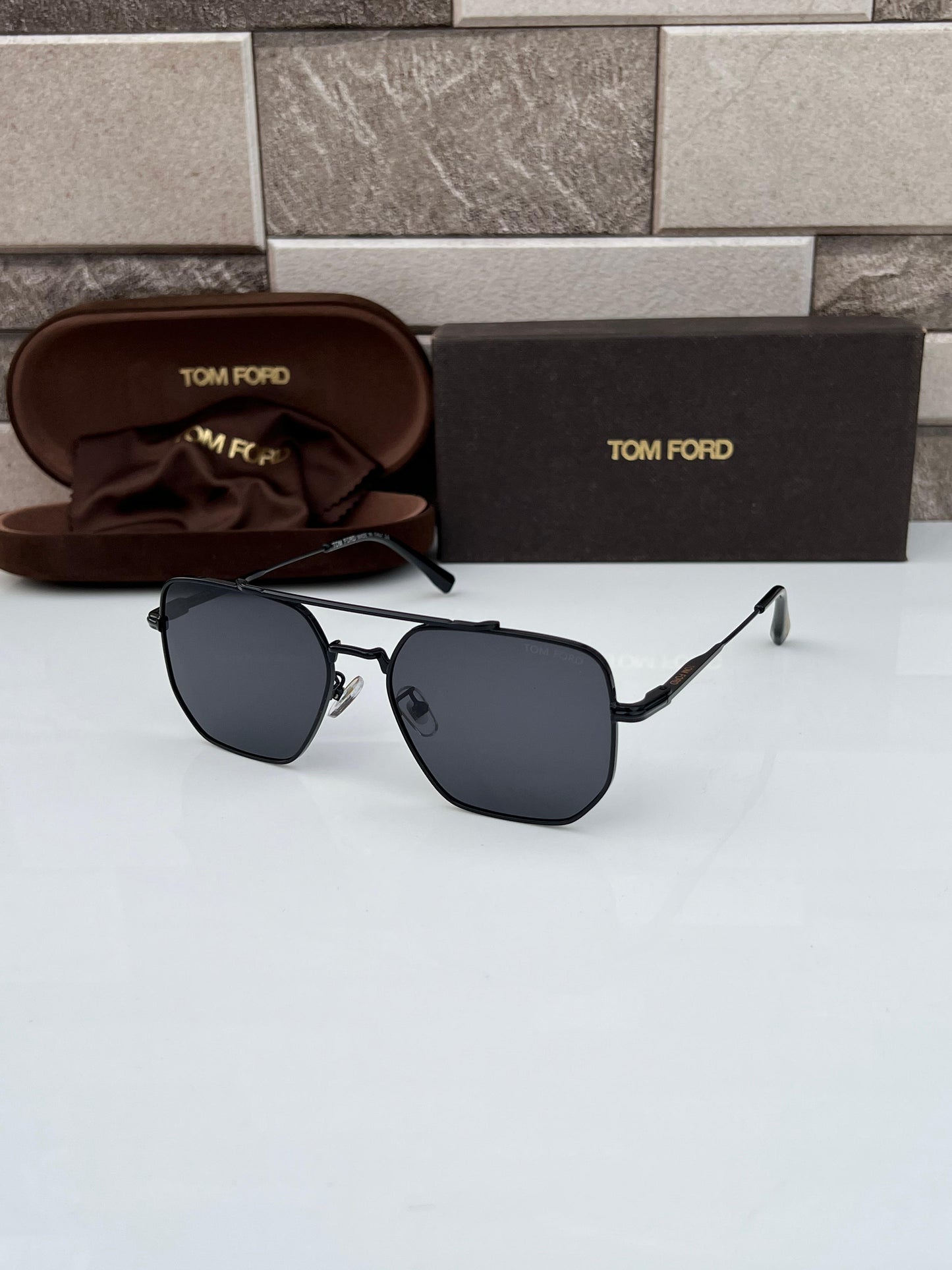 Tomford 161 full black with box