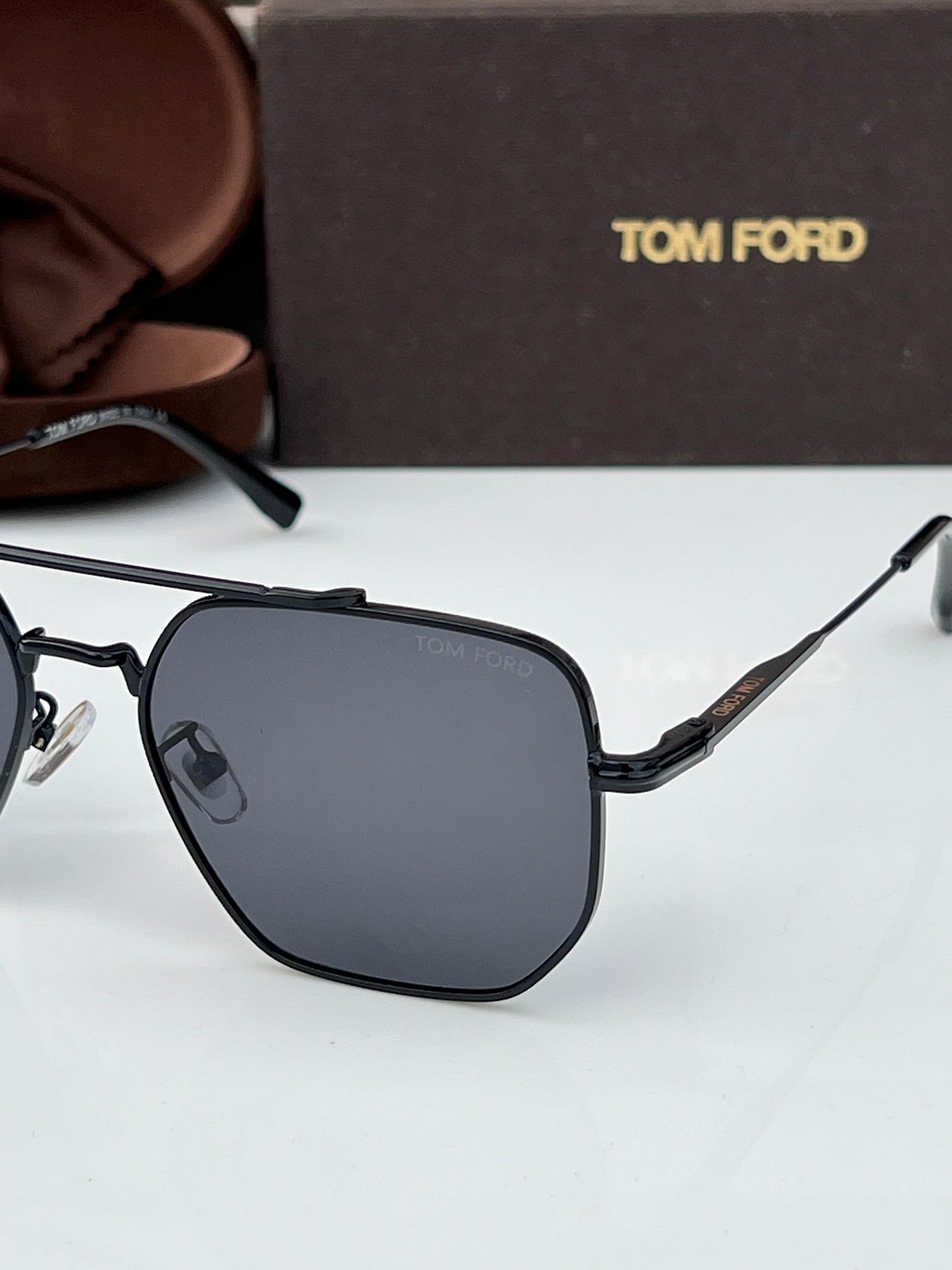 Tomford 161 full black with box