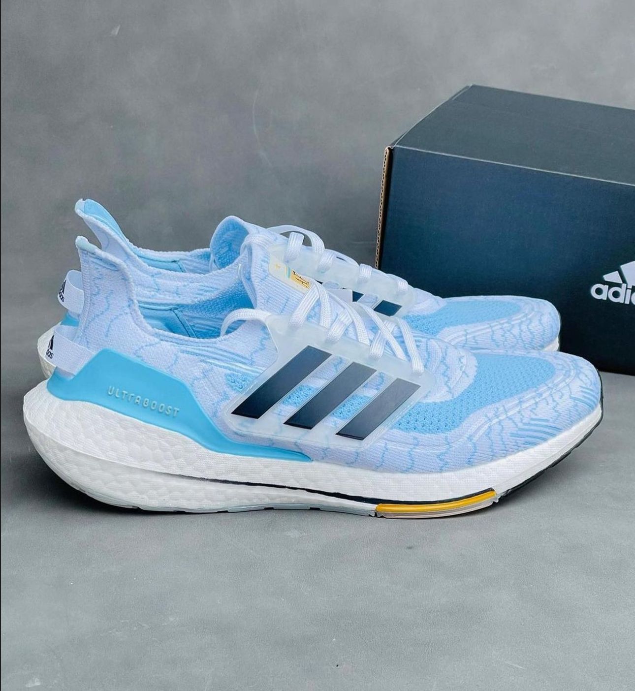 Premium Adidas Ultraboost 21